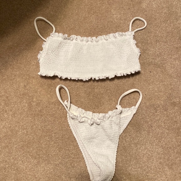 White bathing suit - Picture 2 of 5